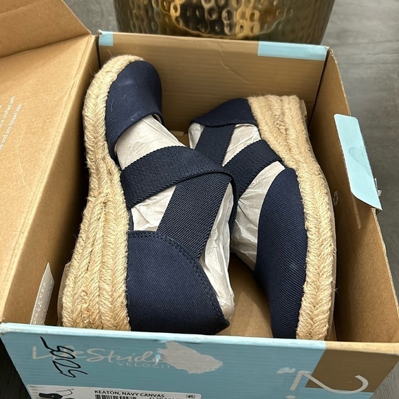 LIFESTRIDE Womens Keaton Round Toe Wedge Slip On Espadrille Shoes (WIDE) - Picture 2 of 8